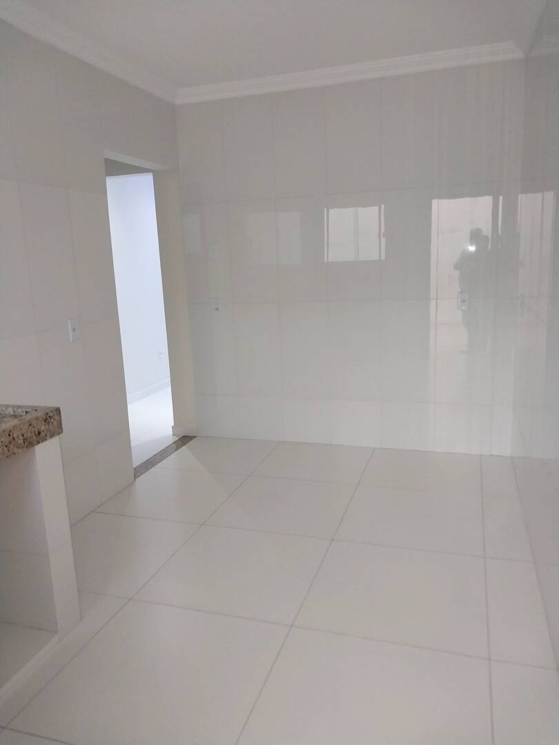 Casa à venda com 2 quartos, 90m² - Foto 11