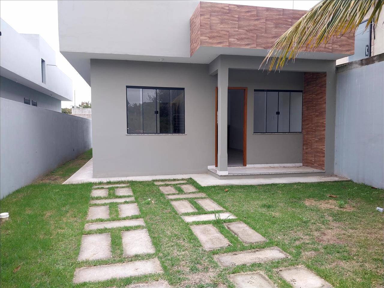 Casa à venda com 2 quartos, 225m² - Foto 2