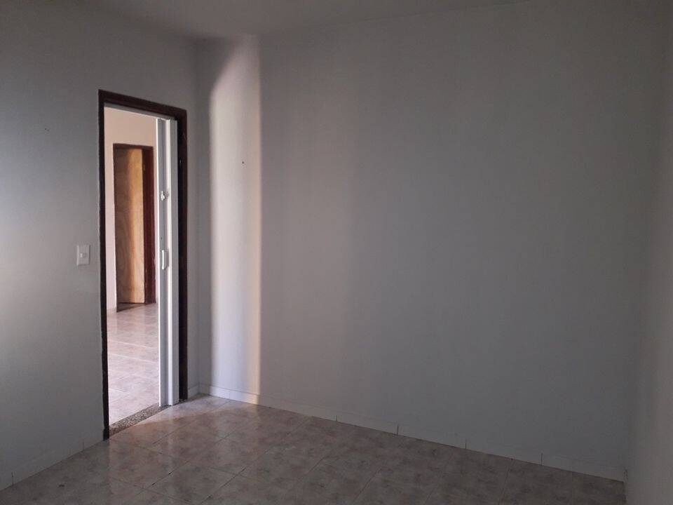 Casa para alugar com 2 quartos, 65m² - Foto 12